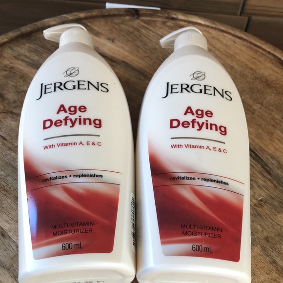 (2) Jergens Age Defying Body Lotion - 600ml each - Picture 4 of 4